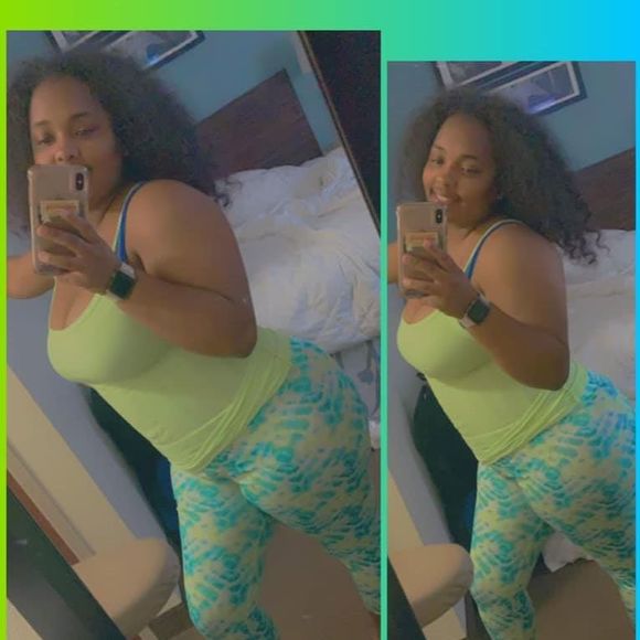 Poshmark profile picture for @fatira